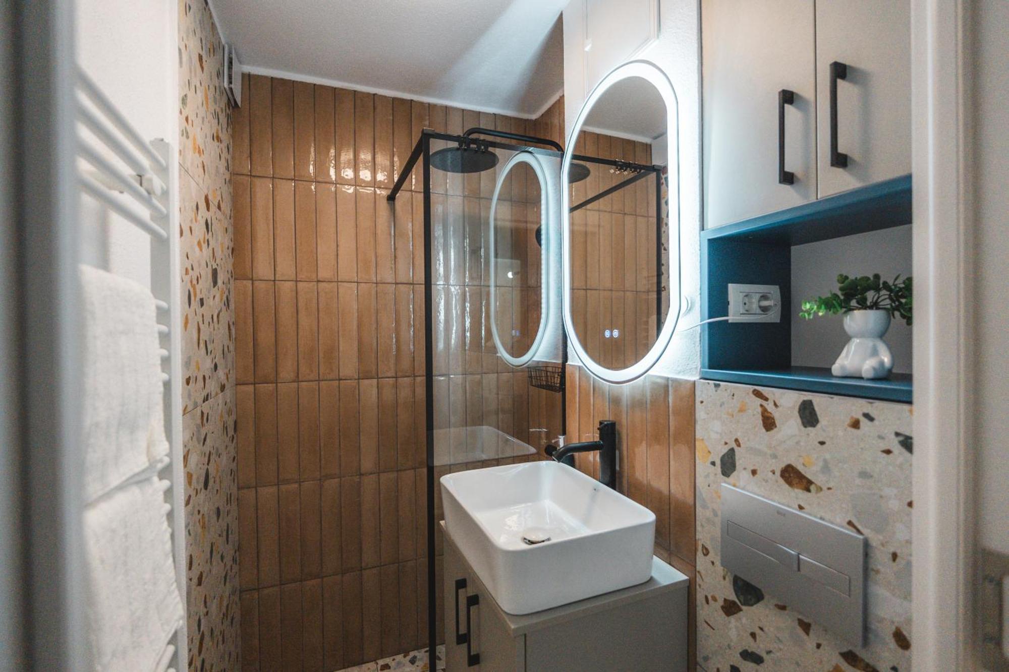 Apartament Iulia Si Alex Curtea de Argeş Eksteriør billede